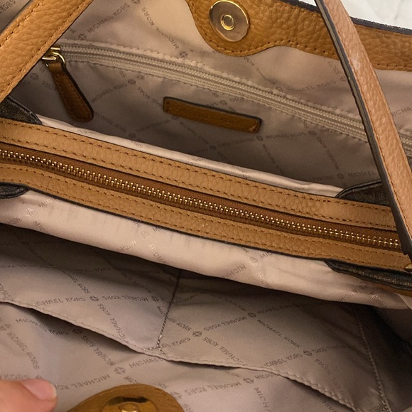 MICHAEL KORS SIGNATURE LOGO BROWN BAG - Picture 8 of 13